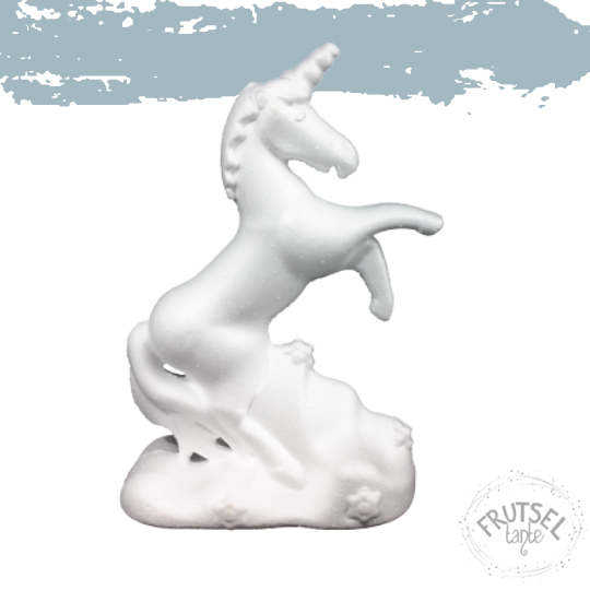 piepschuim eenhoorn staand 3d 18 cm