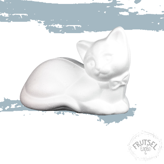 piepschuim kat liggend 13 cm hoog