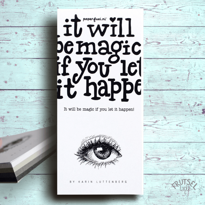 Een papierblok met 40 vellen 270 grams papier in de kleuren wit, warmgrijs, donkergrijs en zwart. Ontworpen door Paperfuel