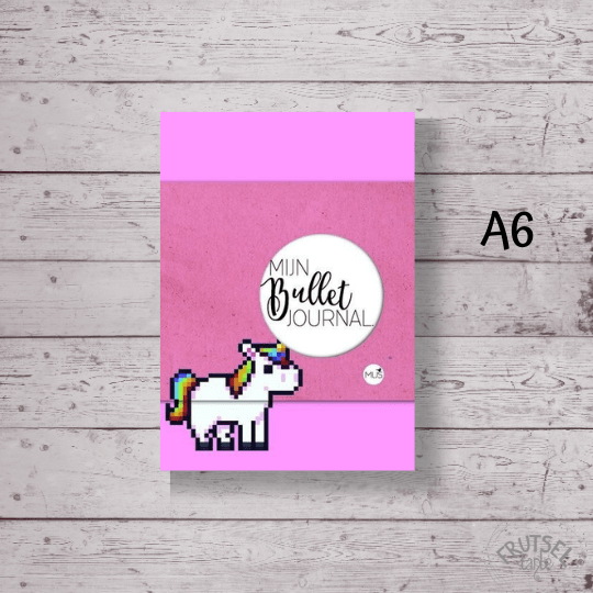 MUS Bullet Journal eenhoorn Pocket MUS Bullet Journal unicorn Pocket A6, softcover, 120 grams off white pagina's met lichtgrijze stippen, 128 pagina's